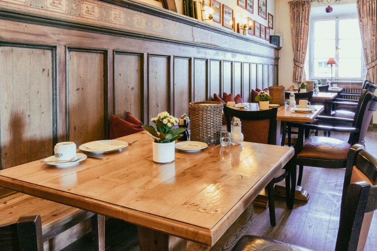 Hotel Gasthof Alte Post Holzkirchen 홀츠키르첸 외부 사진