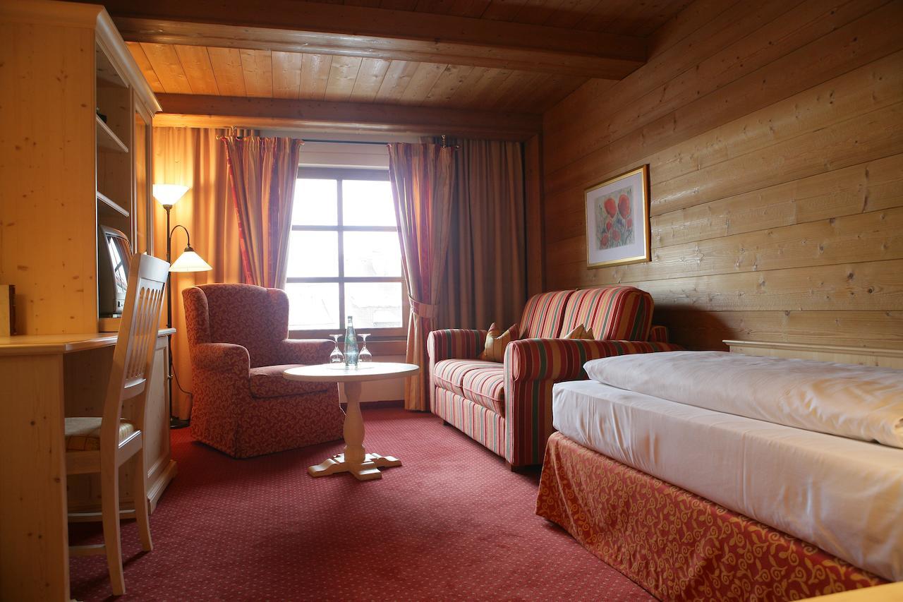 Hotel Gasthof Alte Post Holzkirchen 홀츠키르첸 객실 사진